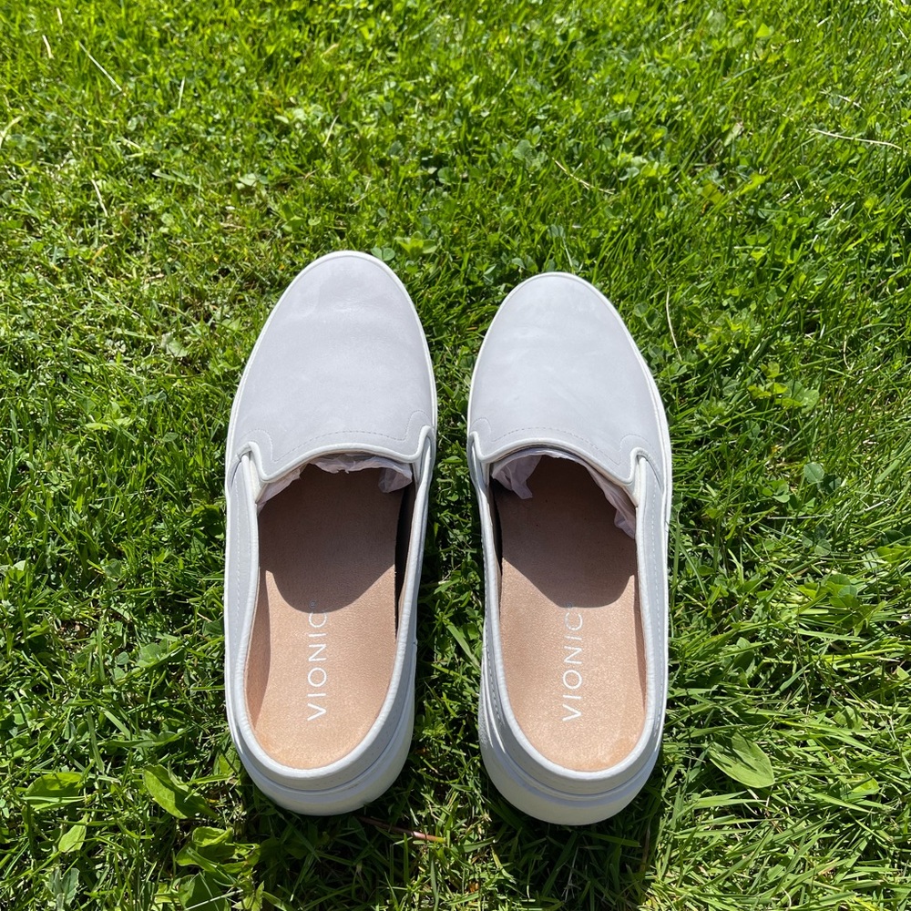 Vionic White Slip-On Sneakers Effortless - Picture 2 of 5
